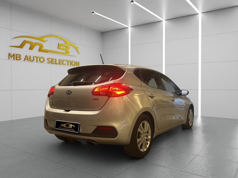 KIA CEED 1.6 CRDI 128CV *TOIT PANOMARIQUE* 