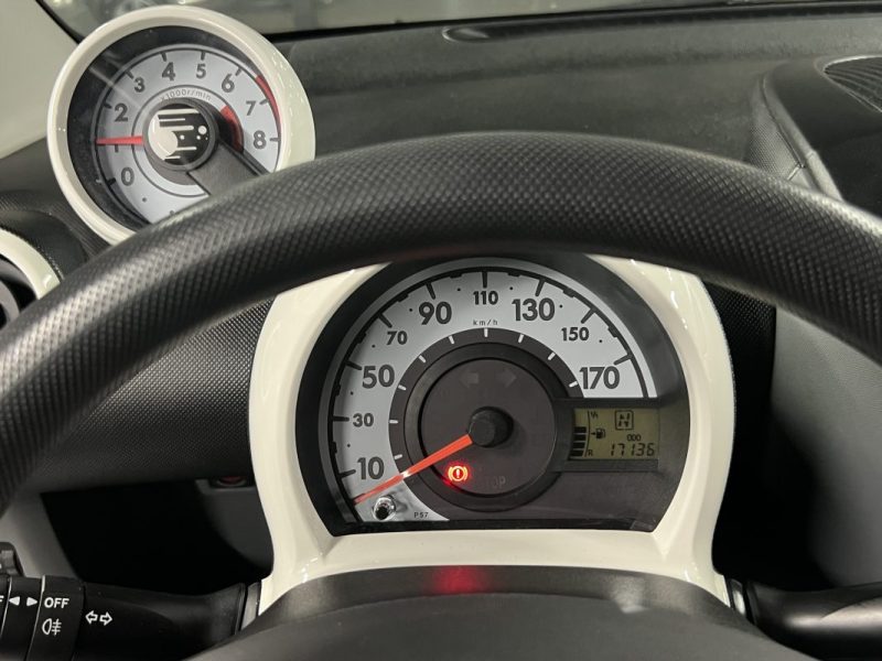 PEUGEOT 107 1.0 68 Cv BOITE AUTOMATIQUE / 17 100 Kms REELS 5 PORTES CRIT AIR 1 - GARANTIE 1 AN