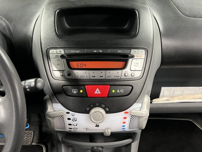 PEUGEOT 107 1.0 68 Cv BOITE AUTOMATIQUE / 17 100 Kms REELS 5 PORTES CRIT AIR 1 - GARANTIE 1 AN