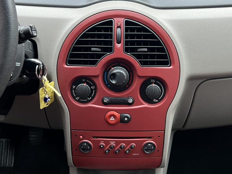 RENAULT MODUS 1.4 98 Cv 5 PORTES / CLIMATISAITON 82 500 Kms - GARANTIE 1 AN