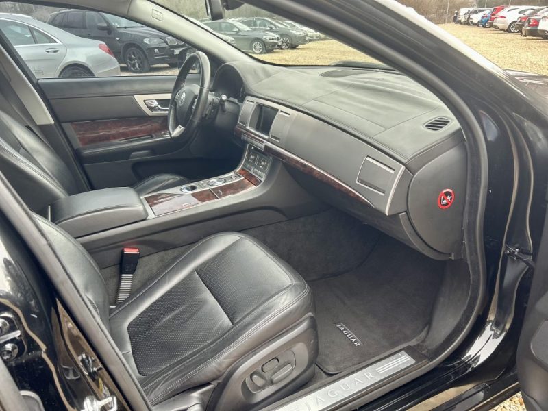 JAGUAR XF V6 3L D 240 LUXE PREMIUM 2009