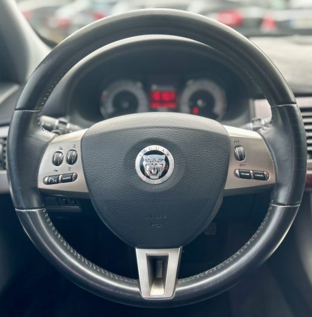 JAGUAR XF V6 3L D 240 LUXE PREMIUM 2009