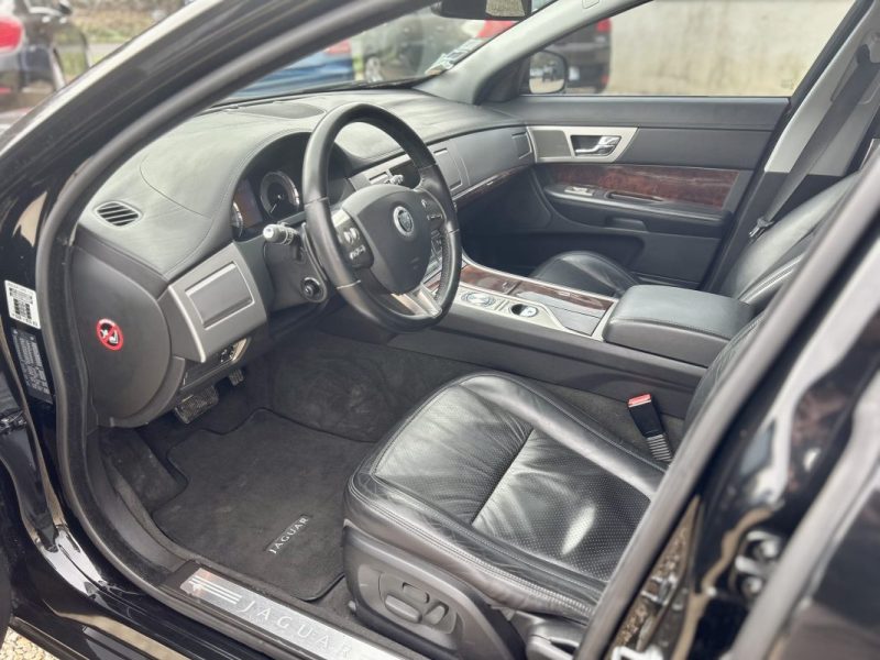 JAGUAR XF V6 3L D 240 LUXE PREMIUM 2009