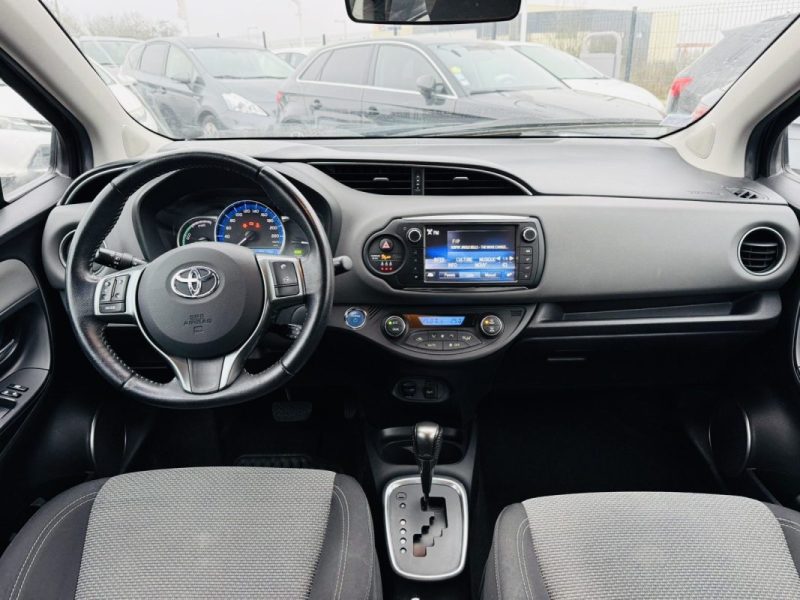 TOYOTA YARIS III 1.5 HYBRID 100h BUSINESS