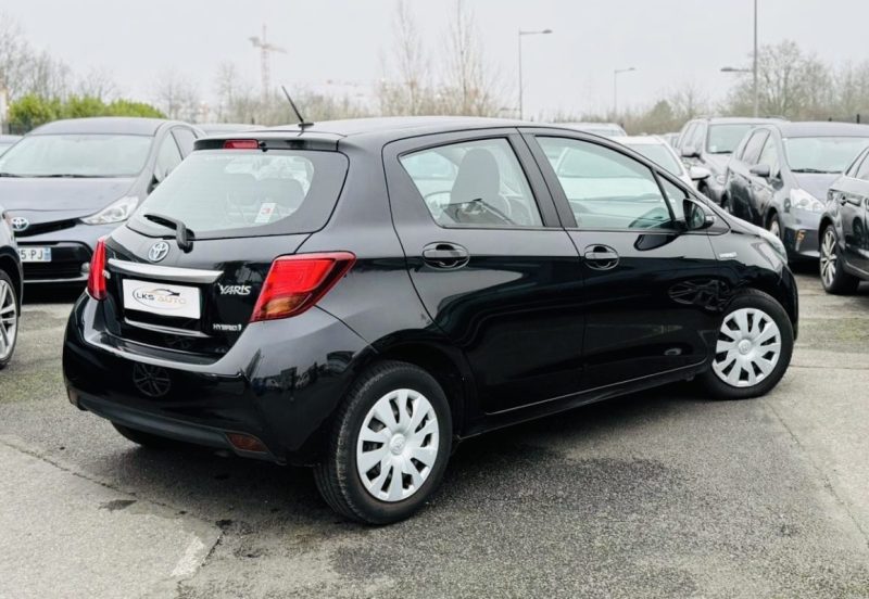 TOYOTA YARIS III 1.5 HYBRID 100h BUSINESS