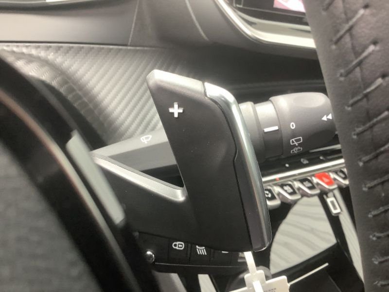 Peugeot 2008 Hybrid 145 e-DCS6 Allure