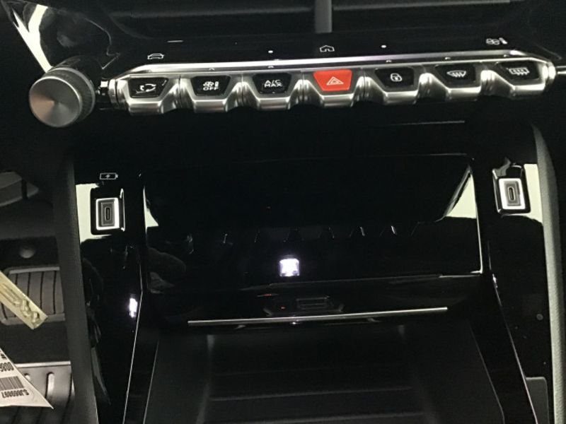 Peugeot 2008 Hybrid 145 e-DCS6 Allure