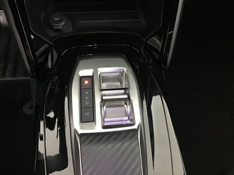 Peugeot 2008 Hybrid 145 e-DCS6 Allure