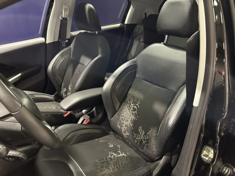 PEUGEOT 208 1.6 VTI FELINE 120 CV 5P TOIT PANORAMIQUE