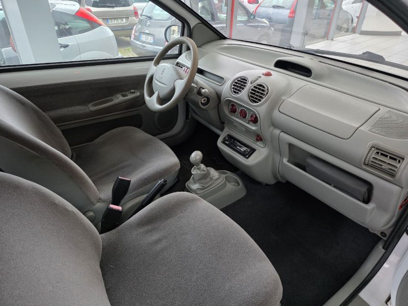 RENAULT TWINGO PRIVILEGE 1.2 75CH ANNEE 2001 185000KM