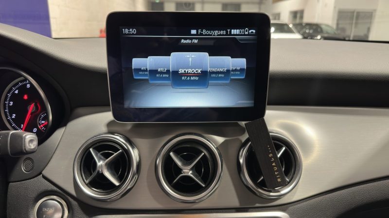 Mercedes GLA 250 211ch Fascination (AMG Line) 4Matic 7G-DCT - Toit Ouvrant - Caméra de recul