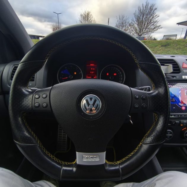 VOLKSWAGEN GOLF GTI PIRELLI 2.0T FSI 230 2008