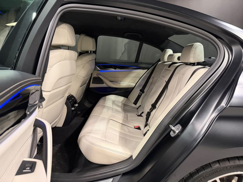 BMW M550D XDRIVE FROZEN BLACK NO.13/30 2018