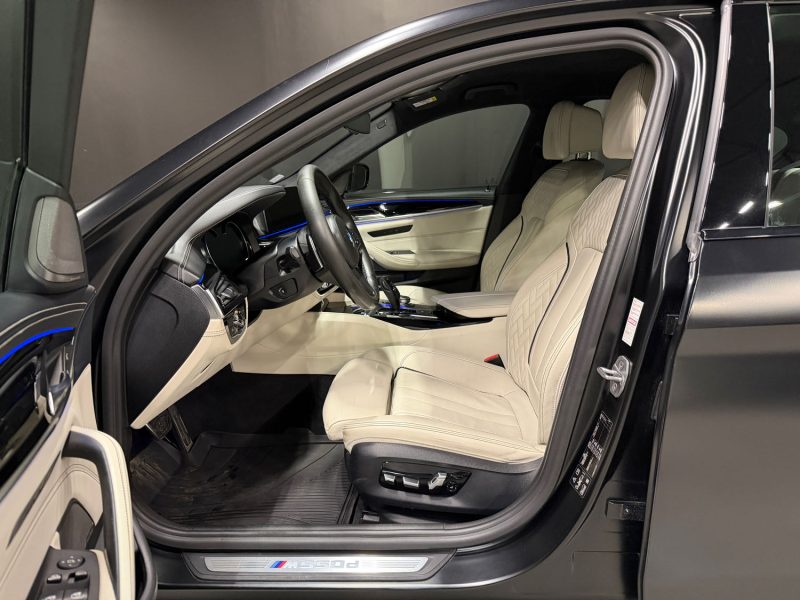 BMW M550D XDRIVE FROZEN BLACK NO.13/30 2018