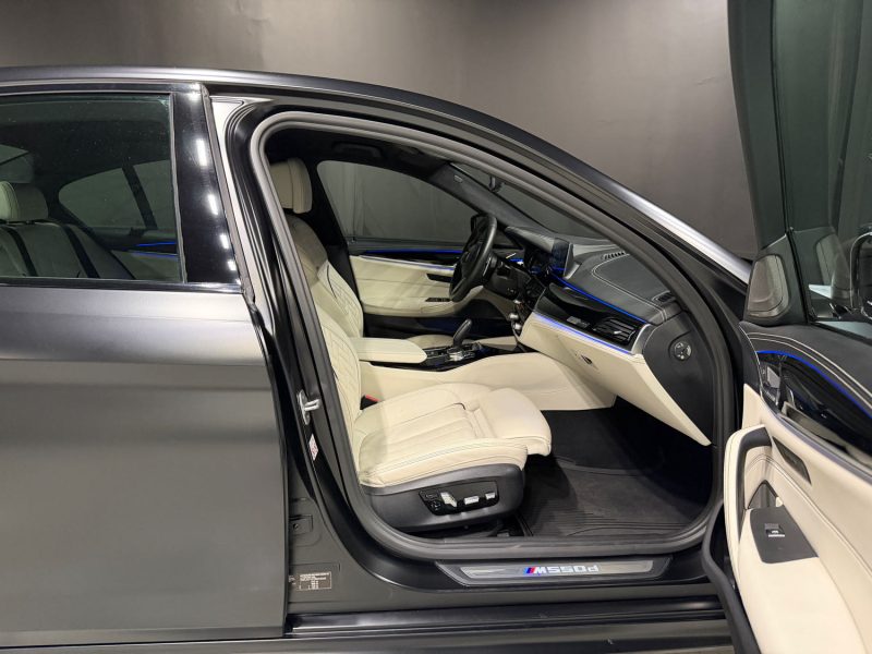 BMW M550D XDRIVE FROZEN BLACK NO.13/30 2018