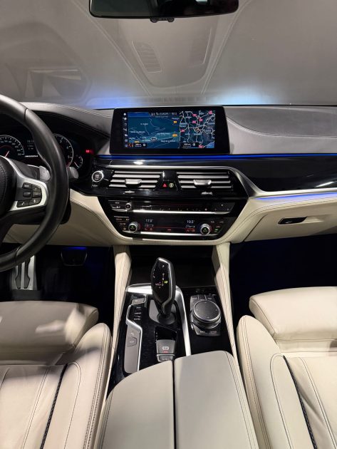 BMW M550D XDRIVE FROZEN BLACK NO.13/30 2018