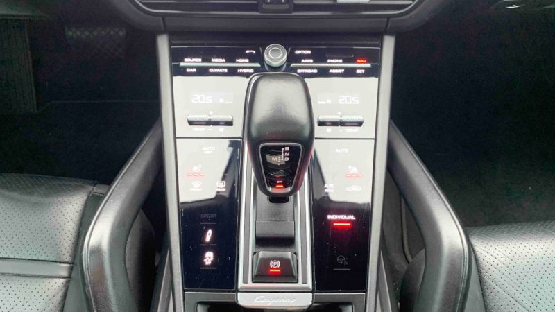 PORSCHE CAYENNE E-HYBRID COUPE 3.0 L V6 462 ch