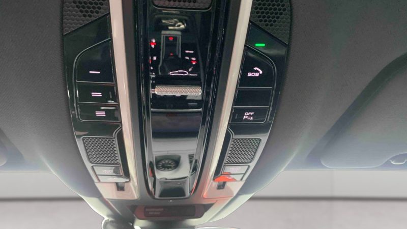 PORSCHE CAYENNE E-HYBRID COUPE 3.0 L V6 462 ch