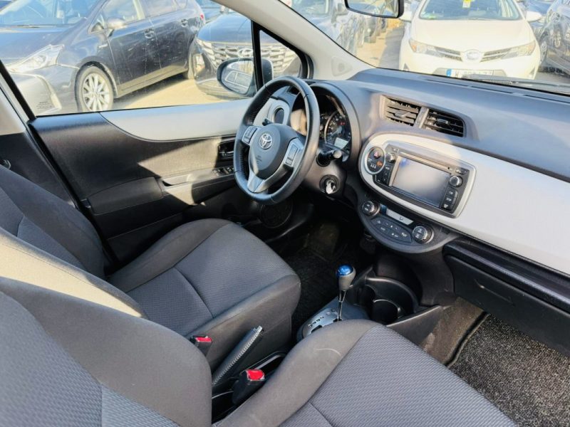 TOYOTA YARIS III 1.5 HYBRID 100h BUSINESS