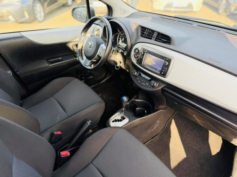 TOYOTA YARIS III 1.5 HYBRID 100h BUSINESS