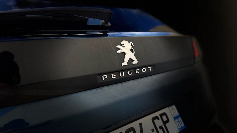 PEUGEOT 3008 1.2 HYBRID 136  CV ALLURE E-DCS PH2 2024  MOTEUR CHAINE 