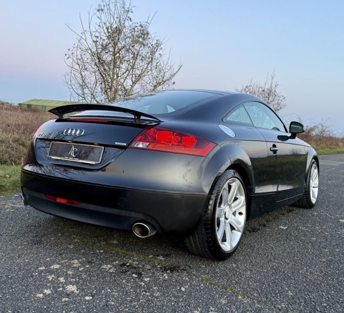 AUDI TT 3.2 V6 QUATTRO 250CH / SIÈGES CHAUFFANTS / SUIVI COMPLET AUDI