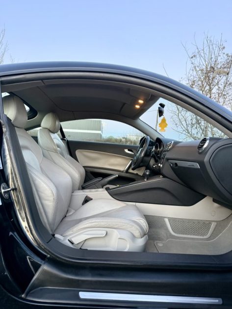 AUDI TT 3.2 V6 QUATTRO 250CH / SIÈGES CHAUFFANTS / SUIVI COMPLET AUDI