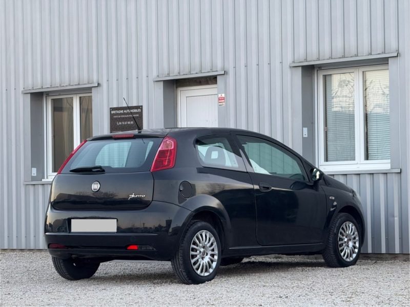 FIAT PUNTO 1.2I 69CV S&S CULT 2011 129 000KM 