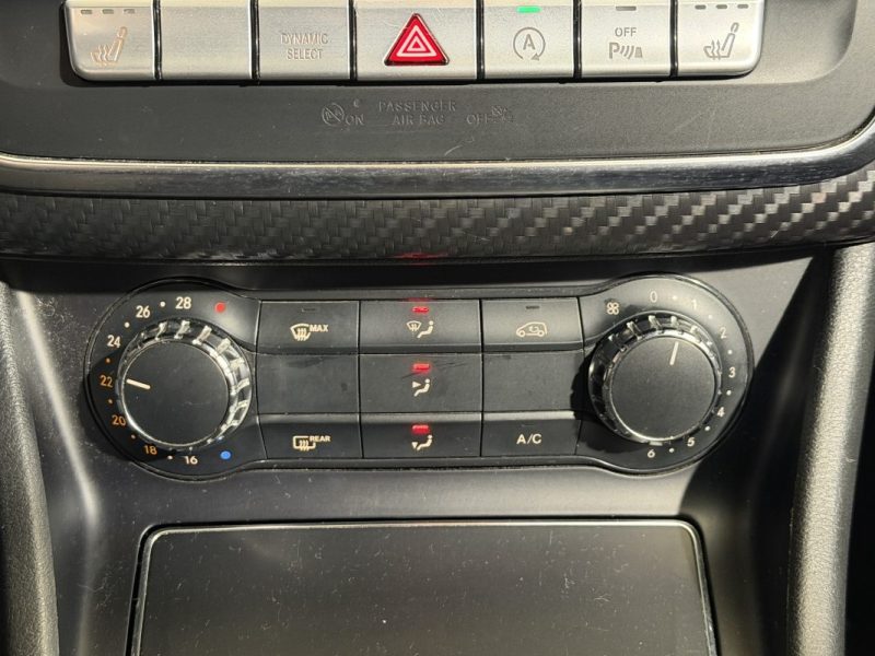 MERCEDES CLASSE A 180D 1.5 PACK AMG BVA7 DISTRIBUTION ET ENTRETIEN A JOUR - SIEGES CHAUFFANTS 