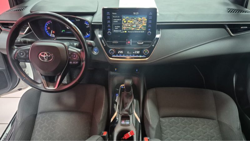 TOYOTA COROLLA BERLINE 122cv DYNAMIC BUSINESS/1 ERE MAIN/TVA RECUPERABLE