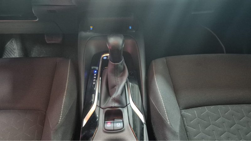 TOYOTA COROLLA BERLINE 122cv DYNAMIC BUSINESS/1 ERE MAIN/TVA RECUPERABLE