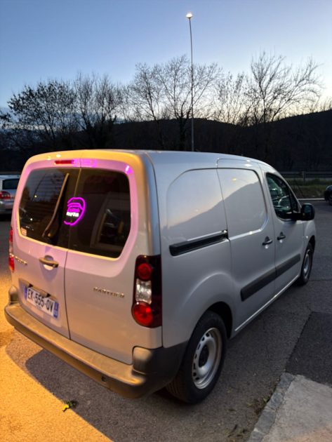 Peugeot Partner 2017 Essence – Révisé, Garantie un an incluse 