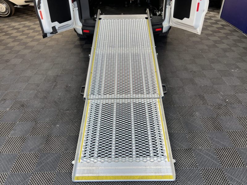 Ford Transit Custom 2.0 EcoBlue 105CH 9 places | TVA récupérable | Équipements PMR | Entretiens OK