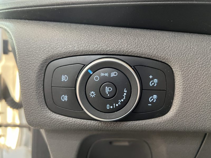 Ford Transit Custom 2.0 EcoBlue 105CH 9 places | TVA récupérable | Équipements PMR | Entretiens OK