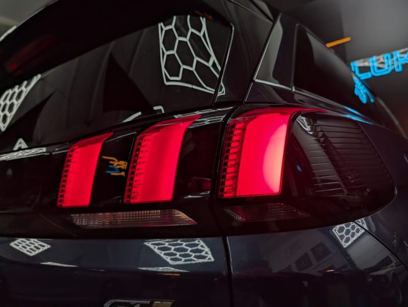 PEUGEOT 5008  2.0 BLUEHDI 180cv 