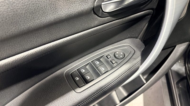 Bmw  Série 1 120D 184Ch lounge plus 2011- Harman Kardon - Intérieur cuir - Suivi Bmw 