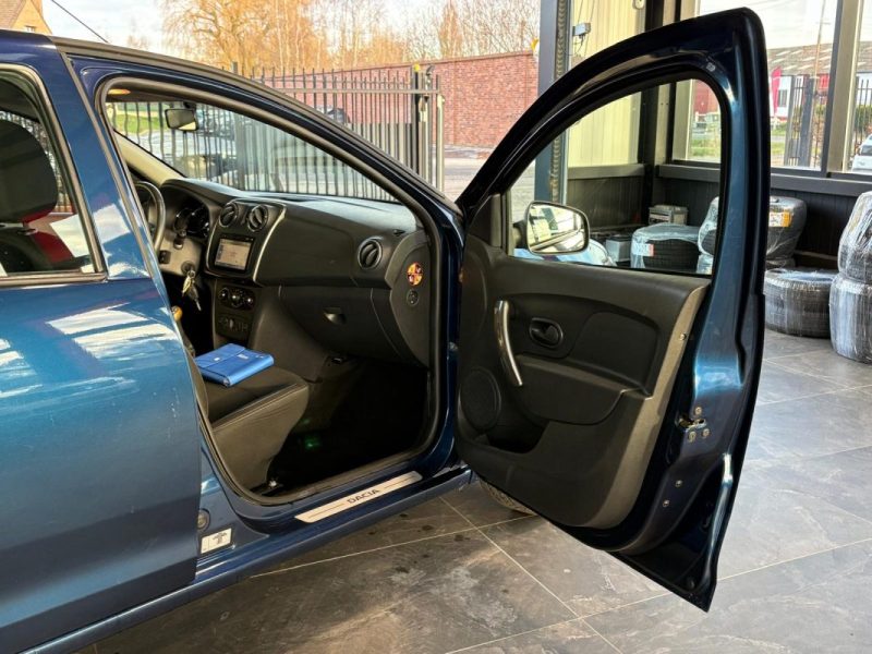 Dacia Logan 0.9 90ch 🚗 117 577 km 📊 Clim ❄️ Radar 🔊 Reprise 🔄 Garantie 🛡️