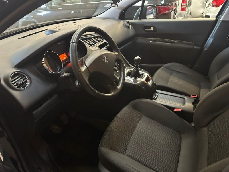 PEUGEOT 5008 1.6 HDI112 FAP BUSINESS 7PL 1.6 HDI112 FAP BUSINESS 7PL 2012