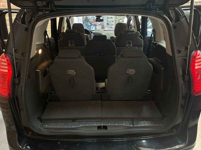 PEUGEOT 5008 1.6 HDI112 FAP BUSINESS 7PL 1.6 HDI112 FAP BUSINESS 7PL 2012