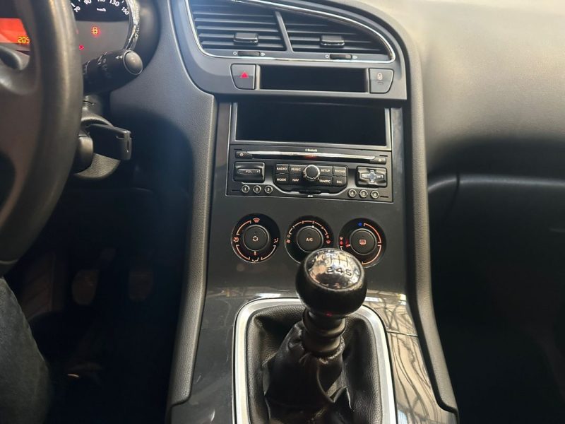 PEUGEOT 5008 1.6 HDI112 FAP BUSINESS 7PL 1.6 HDI112 FAP BUSINESS 7PL 2012