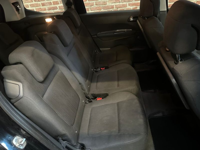 PEUGEOT 5008 1.6 HDI112 FAP BUSINESS 7PL 1.6 HDI112 FAP BUSINESS 7PL 2012