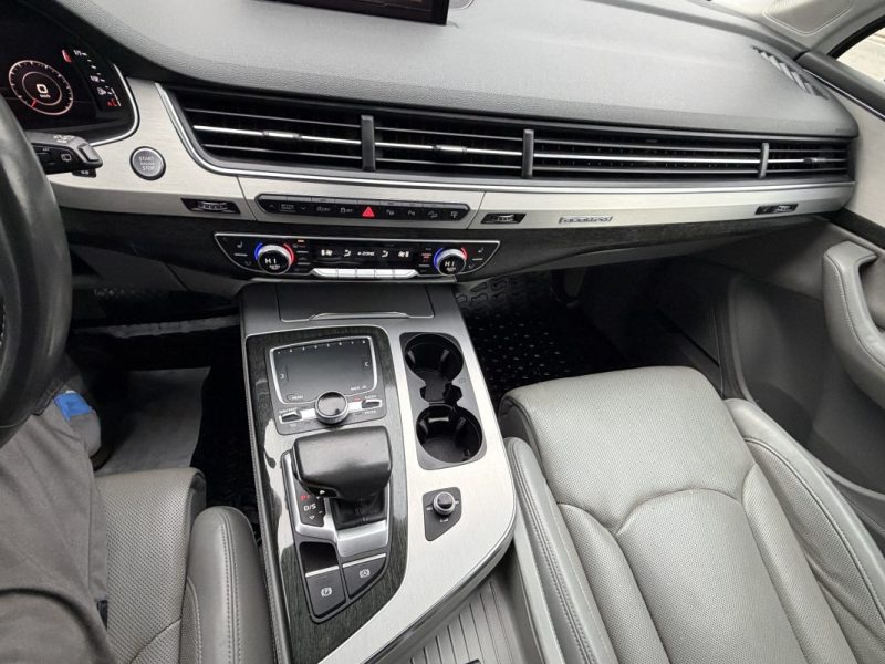 AUDI Q7 3.0 v6 TDI Chien Diesel 272 Tiptronic 8 Quattro 7 pl Avus