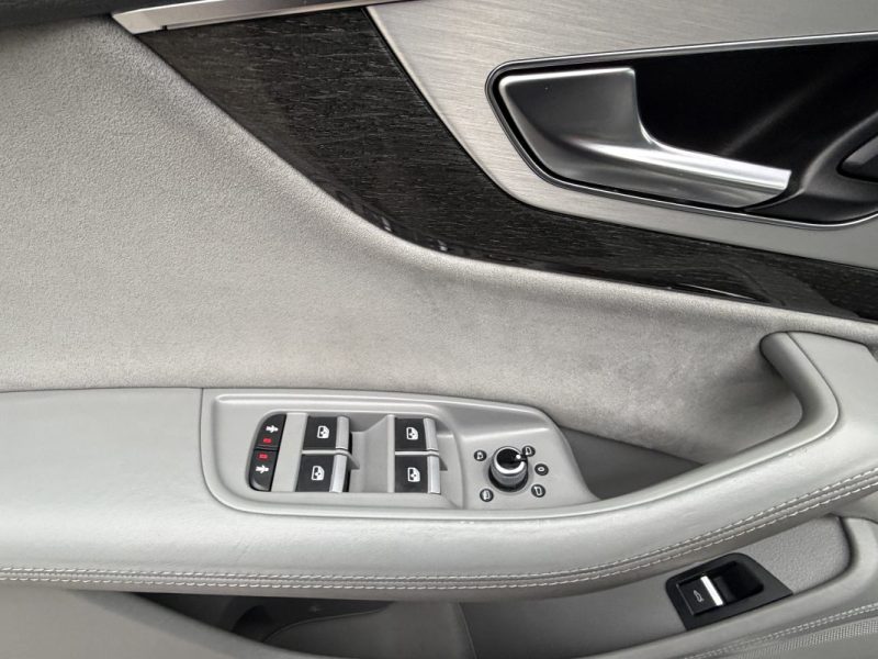 AUDI Q7 3.0 v6 TDI   272 Tiptronic 8 Quattro 7 pl Avus