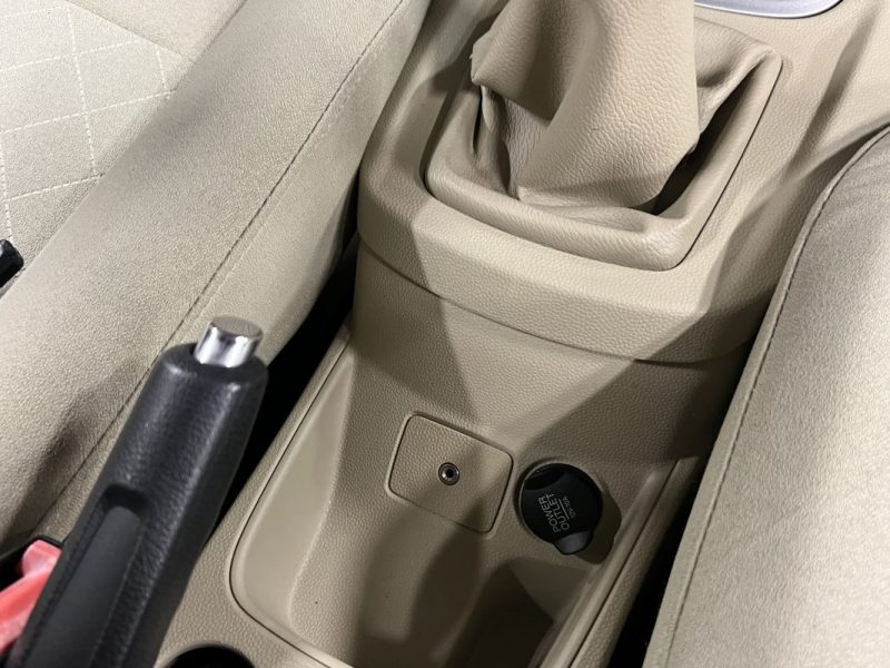 FORD FIESTA 5 V GHIA 1.4 TDCI 70 Cv FRAIS A PREVOIR / LIRE L ANNONCE