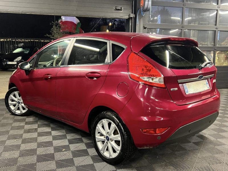 FORD FIESTA 5 V GHIA 1.4 TDCI 70 Cv FRAIS A PREVOIR / LIRE L ANNONCE