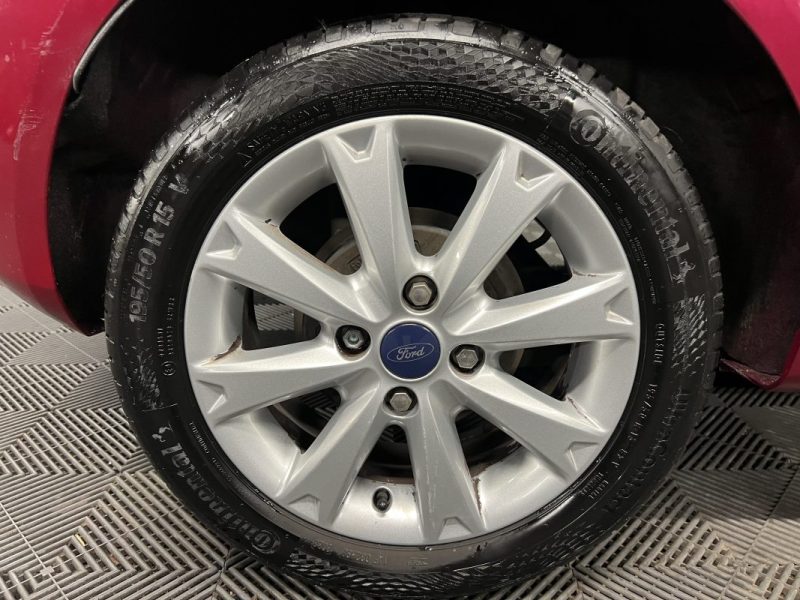 FORD FIESTA 5 V GHIA 1.4 TDCI 70 Cv FRAIS A PREVOIR / LIRE L ANNONCE