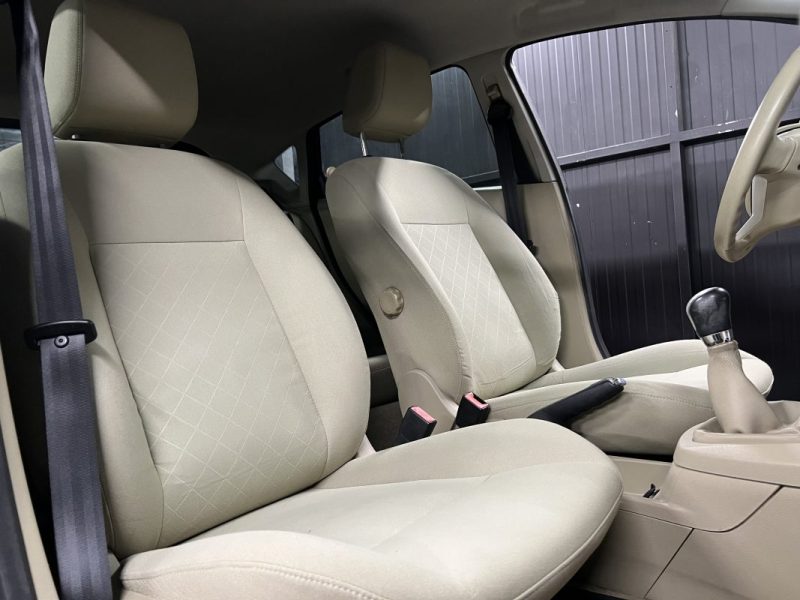 FORD FIESTA 5 V GHIA 1.4 TDCI 70 Cv FRAIS A PREVOIR / LIRE L ANNONCE