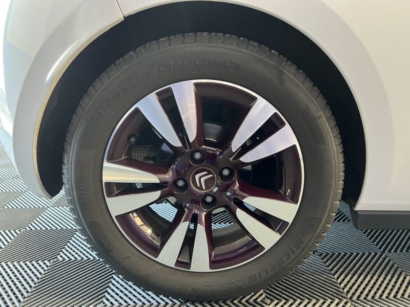 Citroën DS3 1.6 e-HDi 92ch So Chic | 129 800 KM | Immat FR | GPS | Bluetooth | Cuir chauffant  