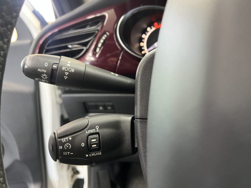 Citroën DS3 1.6 e-HDi 92ch So Chic | 129 800 KM | Immat FR | GPS | Bluetooth | Cuir chauffant  