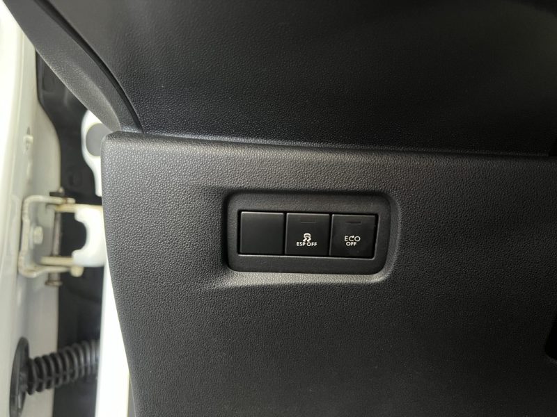 Citroën DS3 1.6 e-HDi 92ch So Chic | 129 800 KM | Immat FR | GPS | Bluetooth | Cuir chauffant  